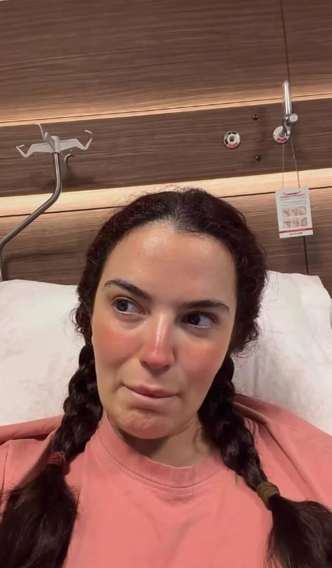 Aslı Bekiroğlu hastane odasında