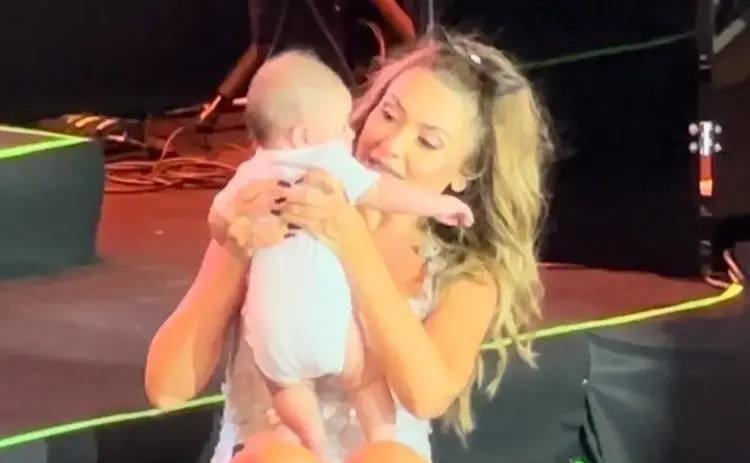 Hadise ve minik hayranı