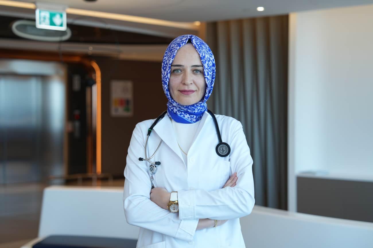 Medipol Sağlık Grubundan İç Hastalıkları Uzmanı Doç. Dr. Esra Çokiçli
