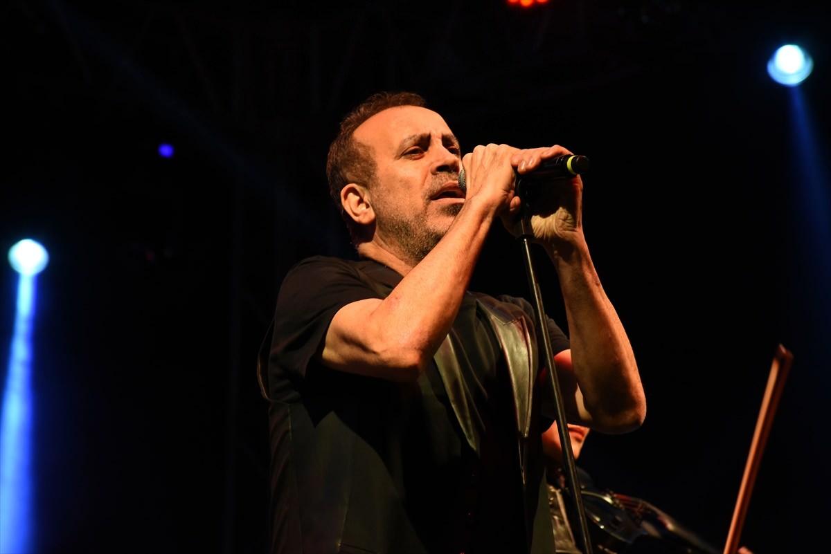 Haluk Levent