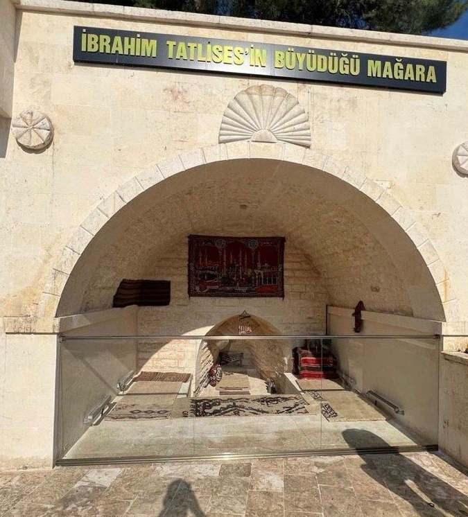 İbrahim Tatlısesin Büyüdüğü Mağara