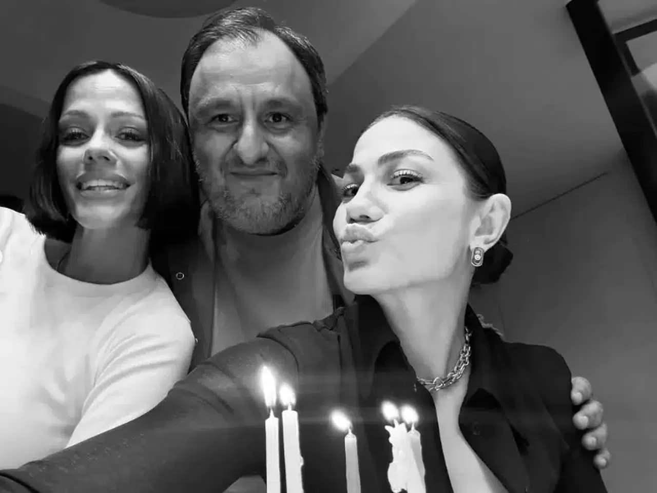Demet Özdemir, ablası Derya Özdemir ve Yalçın Kale
