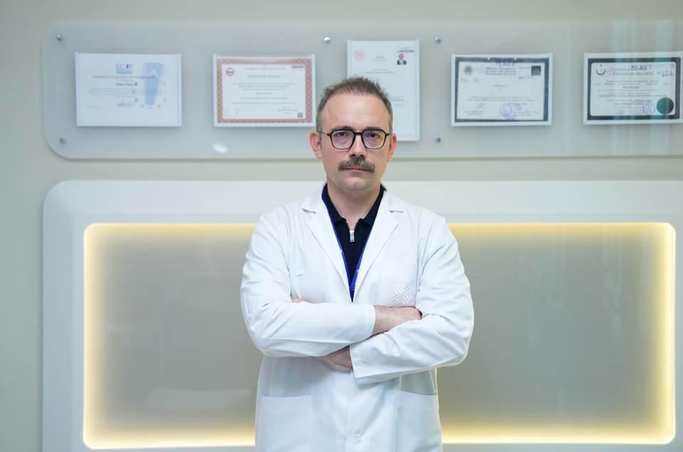 Kalp Damar Cerrahisi Uzmanı Doç. Dr. Emre Selçuk