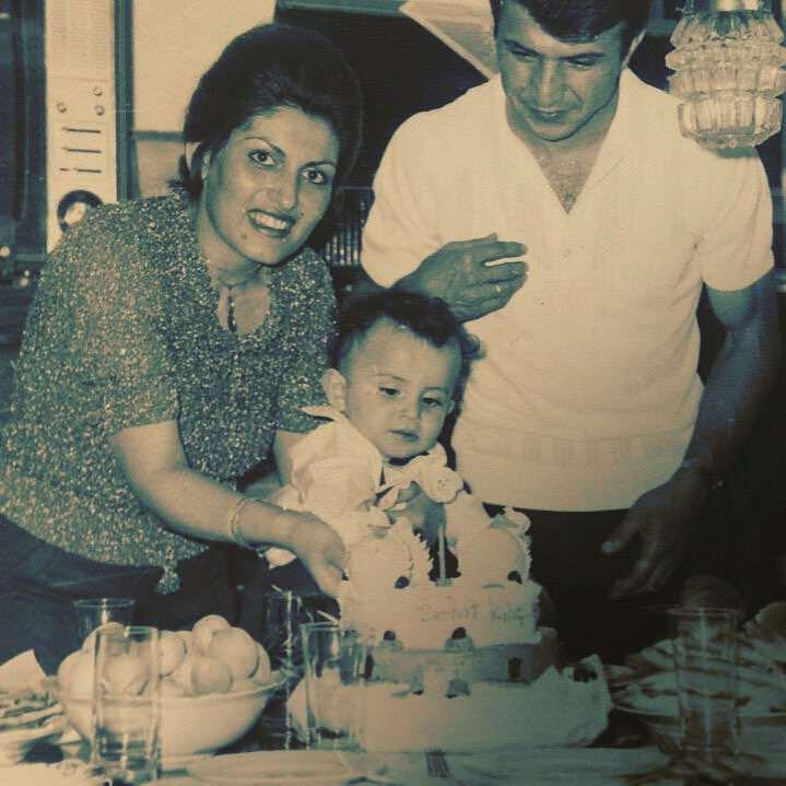 Serhat Kılıç, annesi ve babası ile çocukluk yıllarına ait bir fotoğraf