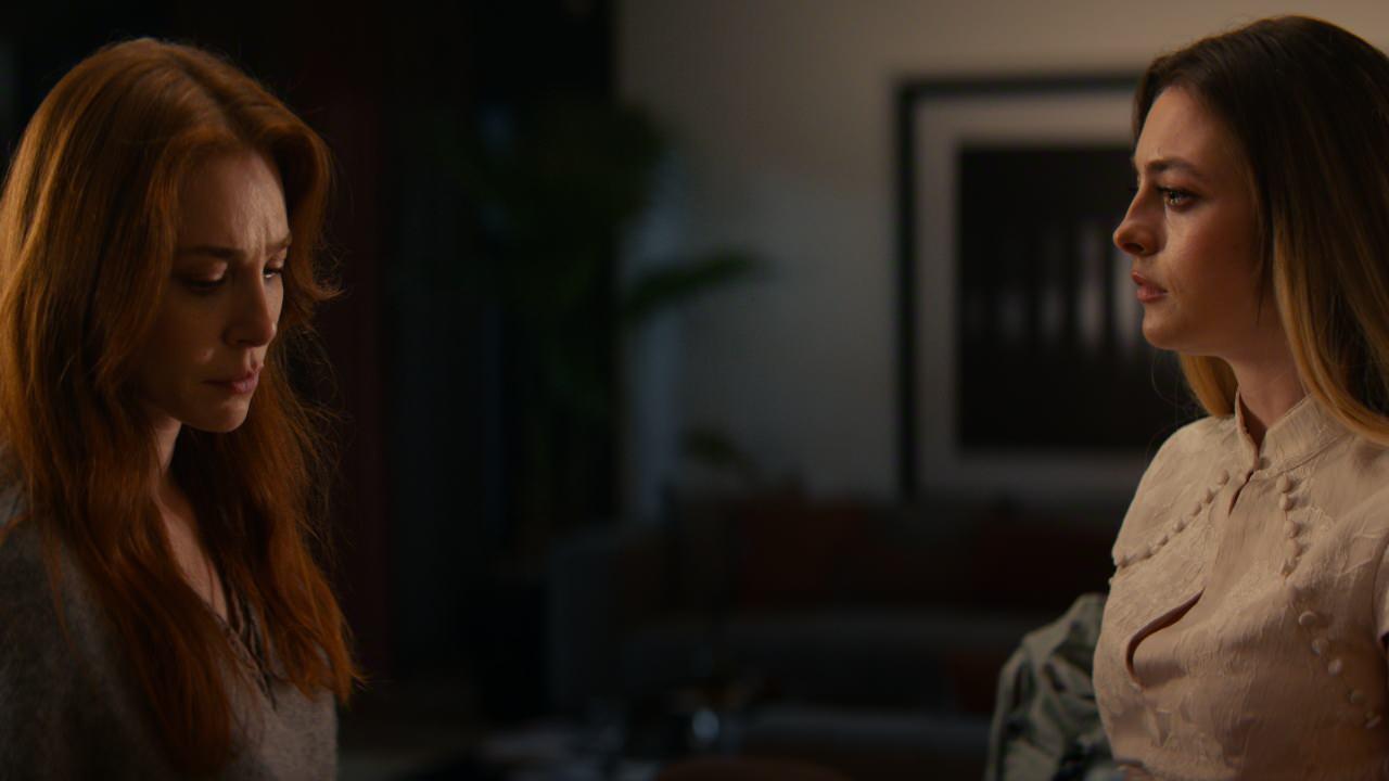 Elçin Sangu ve Melis Sezen