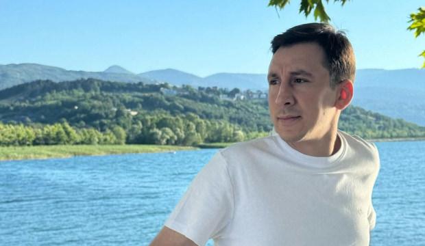 Kocaeli'de &ouml;l&uuml;m seyir halindeyken yakaladı! Rahatsızlanan s&uuml;r&uuml;c&uuml; kazada &ouml;ld&uuml;