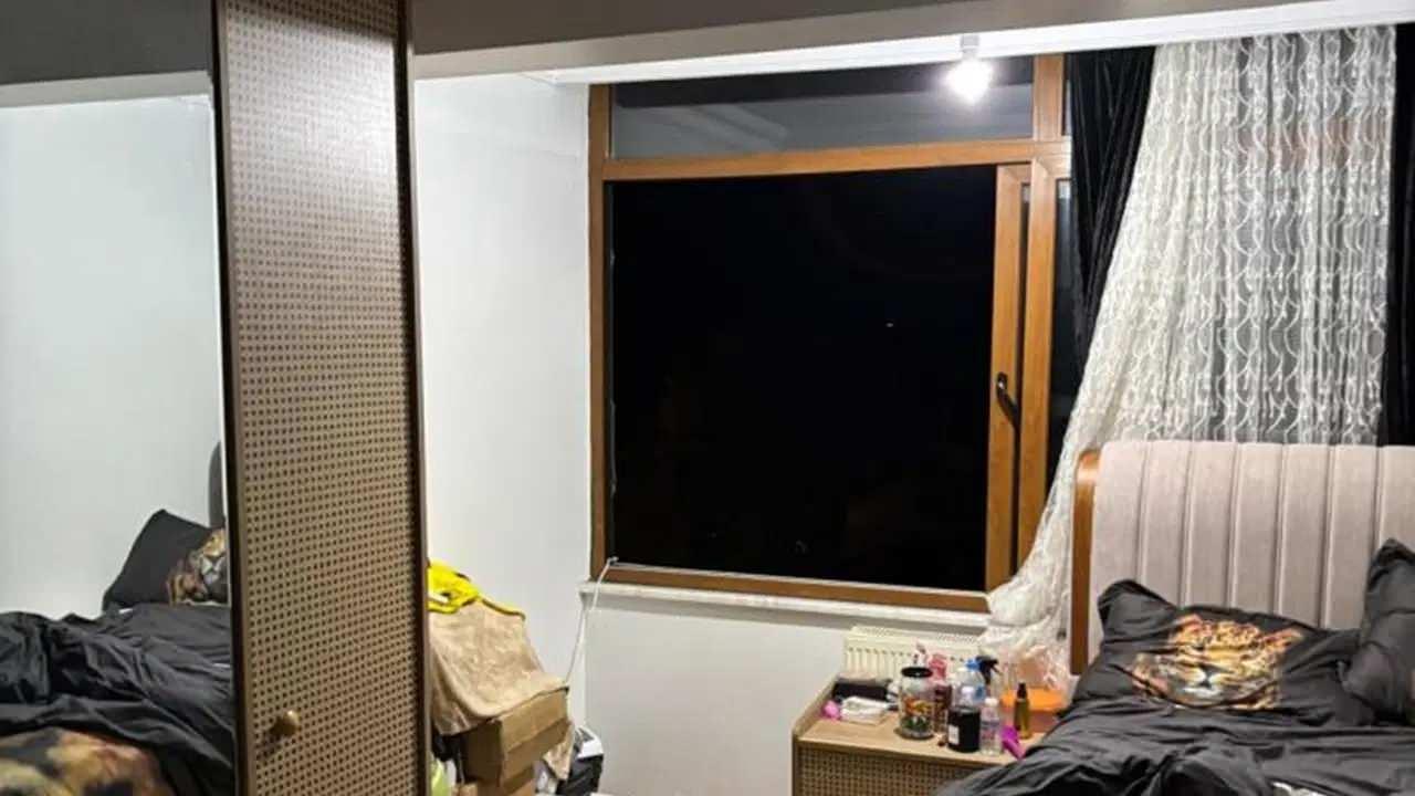 Güllünün düştüğü pencere