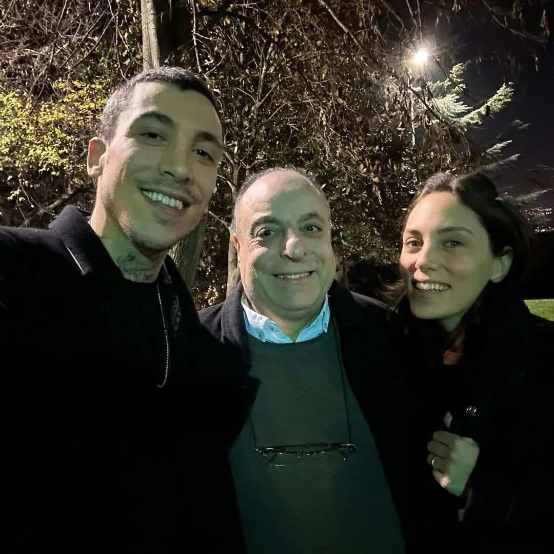 Can Bonomo babası ve eşi Öykü karayel