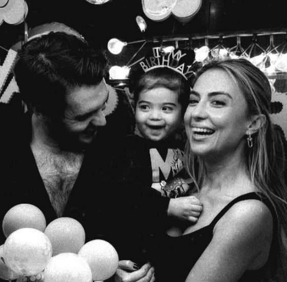 İsmail Ege Şaşmaz eşi Hande Ünal ve kızları Azra