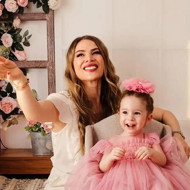 Fatoş Seğmen ve kızı