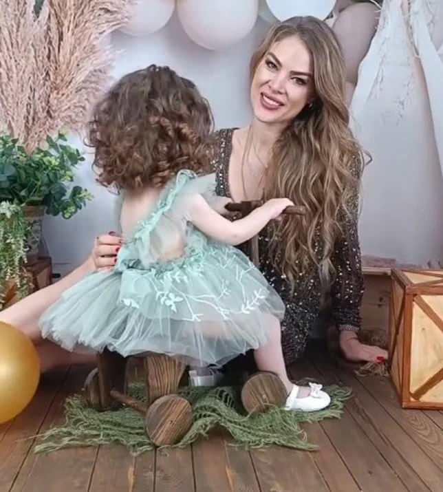 Fatoş Seğmen ve kızı