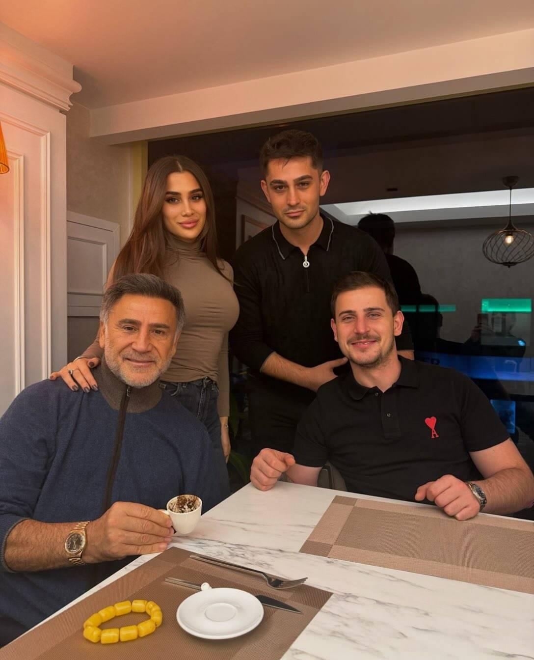İzzet Yıldızhan ve çocukları