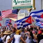 Küba'da ABD bayraklarıyla hükümet protestosu