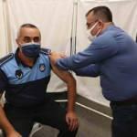 Bağcılar’da vatandaşa ve belediye personeline randevusuz aşı