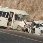 Şanlıurfa'da ters yönde giden minibüs otomobille çarpıştı: 1 ölü 16 yaralı
