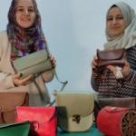 Bursa'da 2 kardeş can sıkıntısından başladı, ürettikleri çantaları yurtdışına gönderiyor