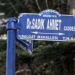 Türk Dışişlerine gönderilen her postada 'Dr. Sadık Ahmet' ismi yazılı
