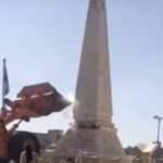 Husiler, Yemen'deki Türk Şehitlik Anıtı'na saldırdı