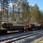 ABD yapımı 7 Abrams tankı askerlerin eğitimi için Polonya'da