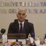 Bakan Ersoy: Türkiye, 37 milyar dolarla rekor kıracak