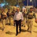 Daha önce Mukteda Sadr'ı ölümle tehdit eden eski başbakanlardan Maliki silahla sokağa indi