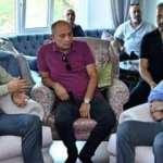 İstanbul Valisi Yerlikaya'dan saldırıya uğrayan Kartal Cemevi Başkanı'na ziyaret