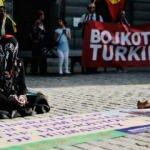 İsveç'te yine şaşırtmayan manzara: PKK yandaşları gösteri düzenledi