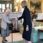 Liz Truss, Kraliçe Elizabeth'in huzurunda: Hükümeti kurma görevini aldı
