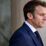 Emmanuel Macron: Krizlerden geçiyoruz