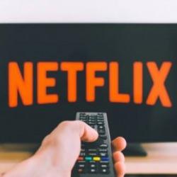 Netflix'te uyuşturucu reklamı!