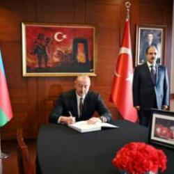 Aliyev: Türkiye bu acı imtihandan başı dik çıkacak