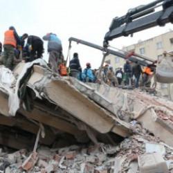 Azerbaycan'da depremzedeler için seferberlik: Acıyı kendi acımız gibi hissettik