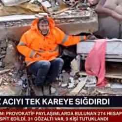 Depremde kaybettiği kızının elini bırakamayan baba