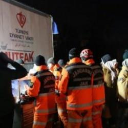 Türkiye Diyanet Vakfı'ndan deprem bölgesinde 3 öğün yemek