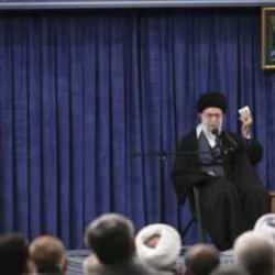 İran lideri Hamaney: 'Başörtüsü takmak, dini ve yasal bir zorunluluktur'