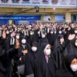 İran'da başörtüsü kurallarına uymayan öğrencilere eğitim yasağı