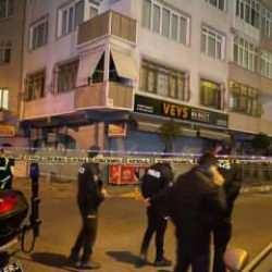 İstanbul'da 6 katlı bina, kolonlarındaki çatlaklardan dolayı boşaltıldı