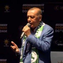 Başkan Erdoğan Giresun mitinginde şarkı söyledi! İşte o renkli anlar