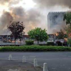 Fransa'da kaos büyüyor! Alışveriş merkezi ateşe verilerek yakıldı