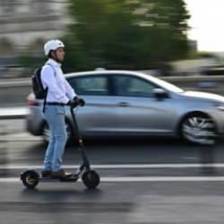 Paris'te scooter yasağı: Bir gecede hepsi toplatıldı