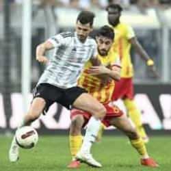 Salih Uçan, Beşiktaş Park'ın zeminini eleştirdi