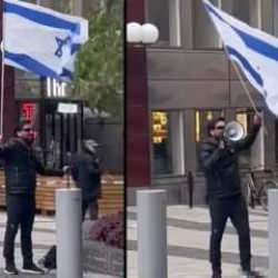 Irak asıllı Momika yine ortaya çıktı, bu kez İsrail bayrağı açarak Kur'an'a saldırdı!