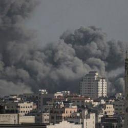İsrail'in Gazze'nin farklı noktalarına düzenlediği saldırılarda en az 53 Filistinli öldü