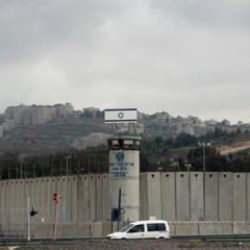 İsrail, aralarında bebekli annelerin de bulunduğu 142 kadın esiri hapse attı