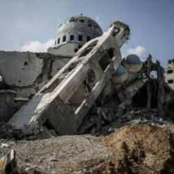 İsrail, Gazze'de tarihi cami, kilise ve müzeleri hedef alıyor!