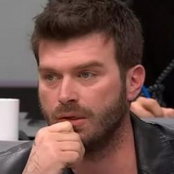 Dizisi final yapan Kıvanç Tatlıtuğ ülkeyi terk mi ediyor? Bizzat açıkladı! 