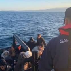 İzmir açıklarında 43 düzensiz göçmen kurtarıldı, 34 yabancı uyruklu yakalandı