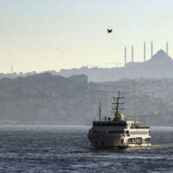 Marmara'da yoğun sis: Gemi ve hava trafiği durduruldu, seferler iptal edildi