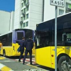 İstanbul'da facianın eşiğinden dönüldü! İETT otobüsü duraktaki otobüslere çarptı!