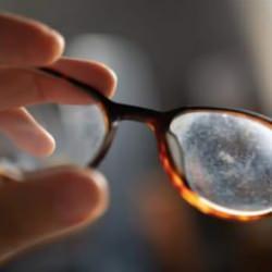 Evde gözlük camı temizleme suyu nasıl yapılır? Numaralı gözlük camı nasıl temizlenir?